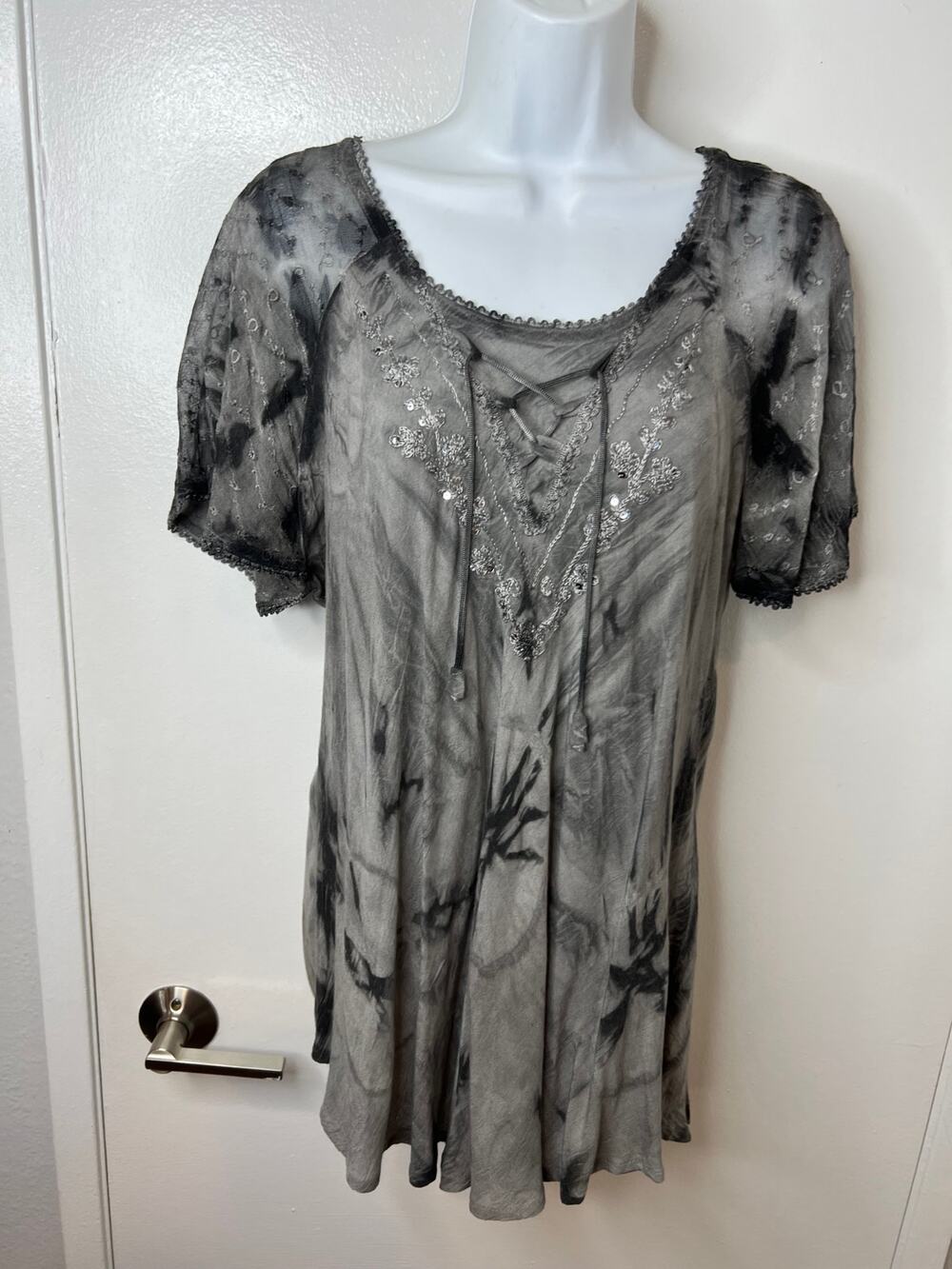 Advance Apparels Women's Short Sleeve Embroidered Sequin Tunic Blouse Free Size